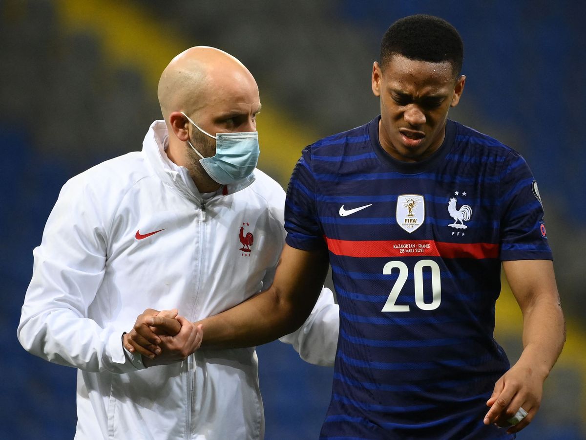 Anthony Martial dính chấn thương khi khoác áo tuyển Pháp dự vòng loại World Cup 2022 vào đầu tháng 4