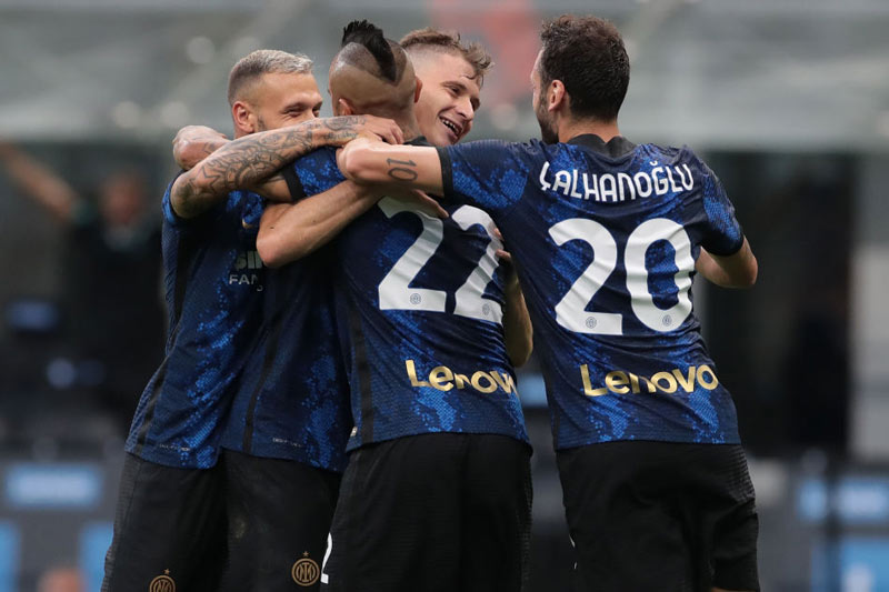 Inter Milan phô diễn sức mạnh tuyệt đối trước Genoa